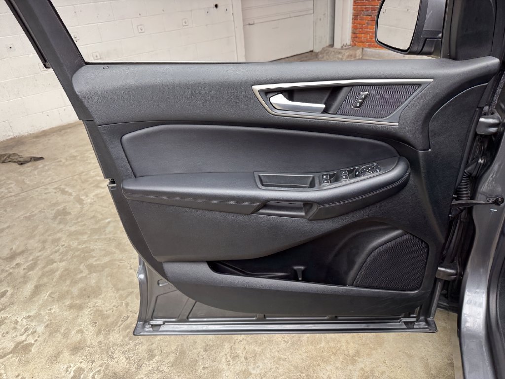 Certified 2023 Ford Edge SEL AWD/4WD image 10