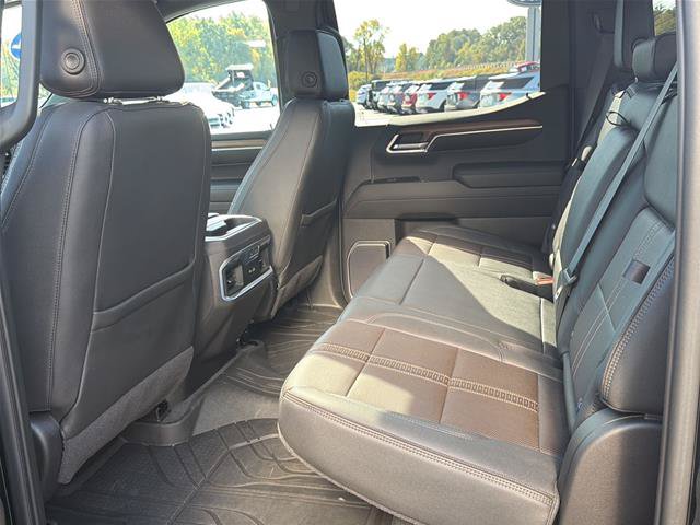 Used 2022 Chevrolet Silverado 1500 High Country w/ High Country Premium Package AWD/4WD image 38