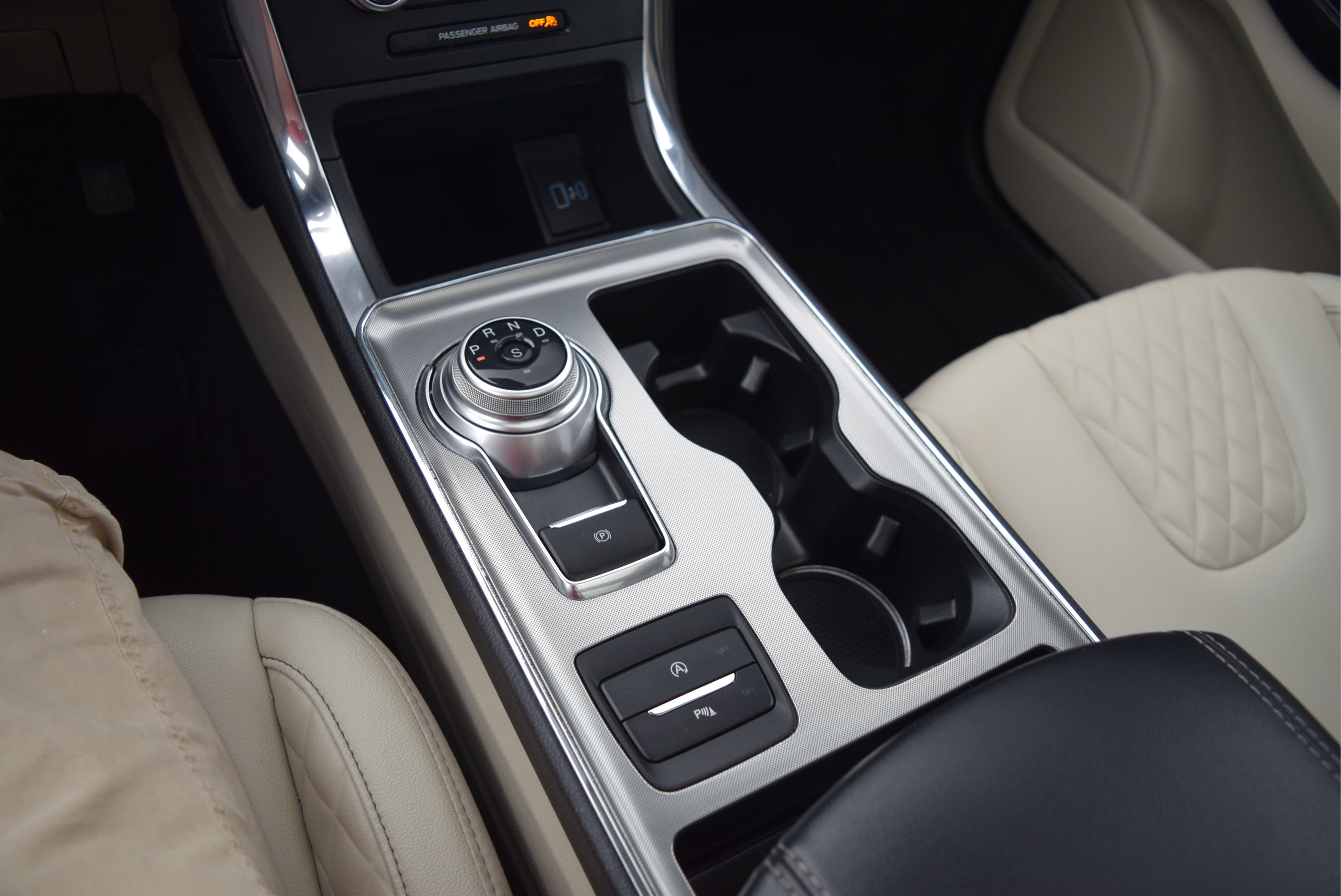 Certified 2024 Ford Edge Titanium AWD/4WD image 18