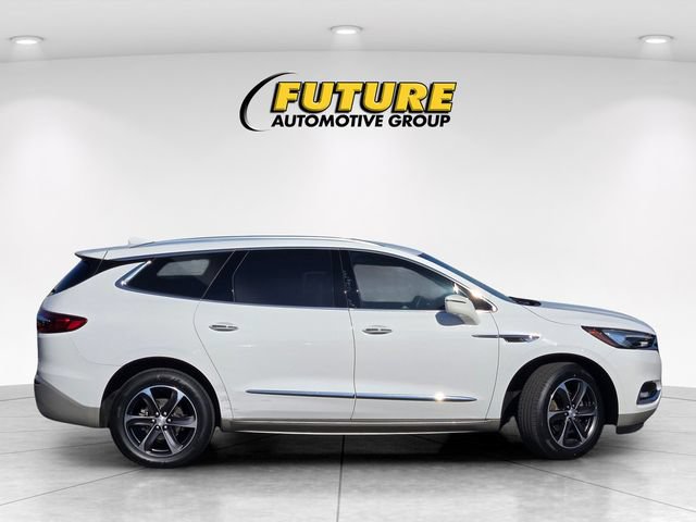 Used 2020 Buick Enclave Essence w/ LPO, Touring Package FWD image 3