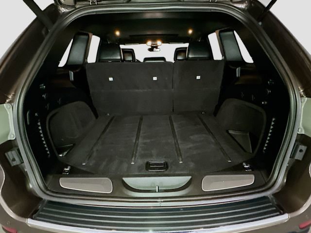 Used 2017 Jeep Grand Cherokee Limited image 22