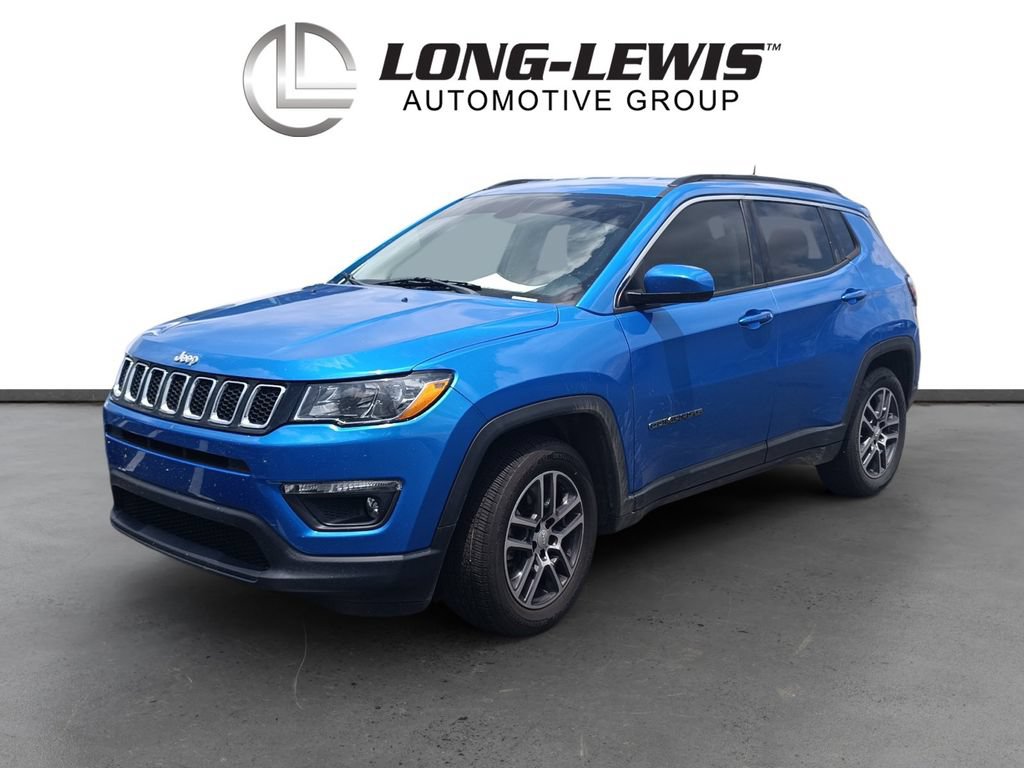 Used 2017 Jeep Compass Latitude FWD image 1