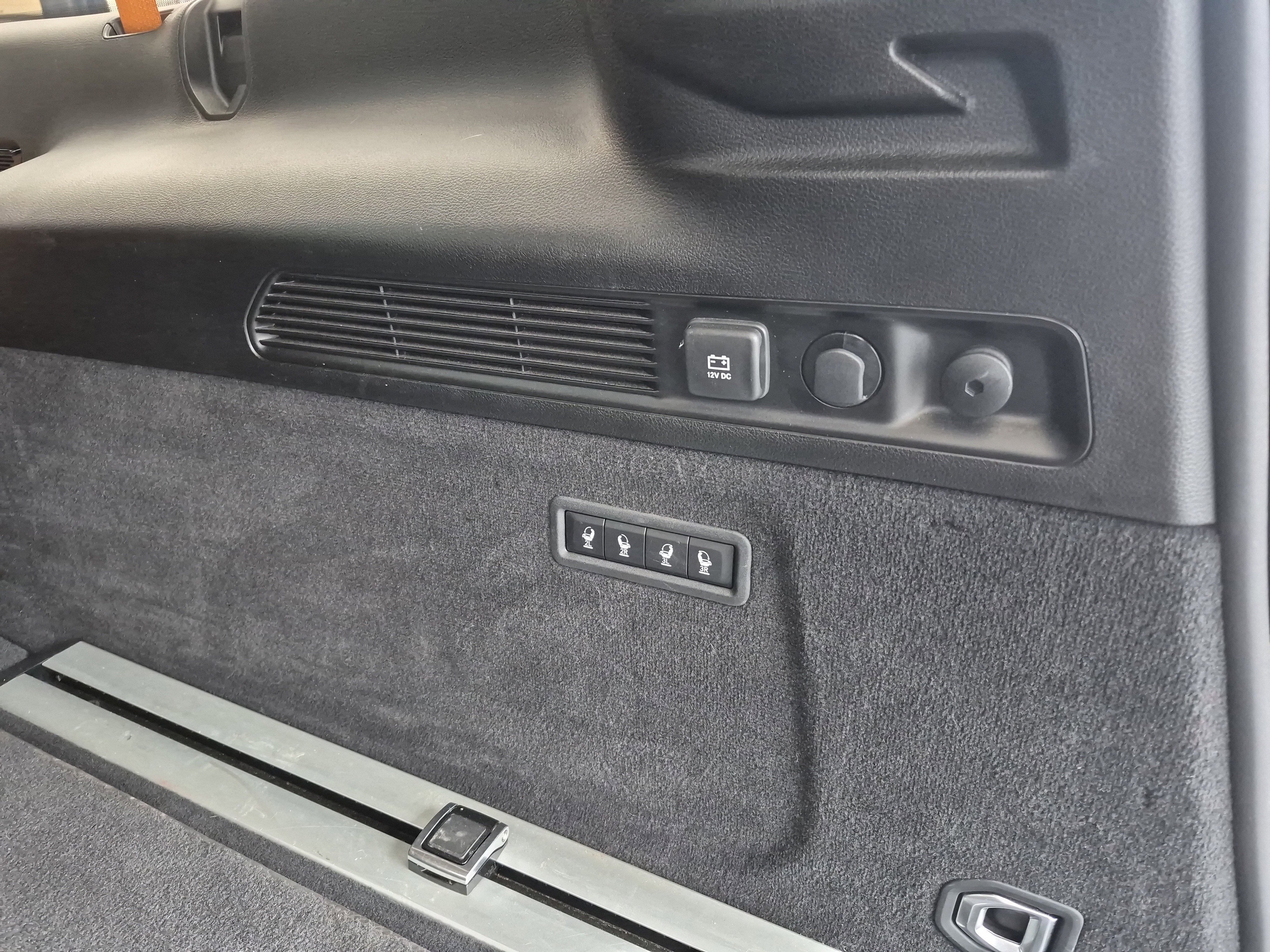 Used 2023 Jeep Grand Wagoneer L Series III image 18