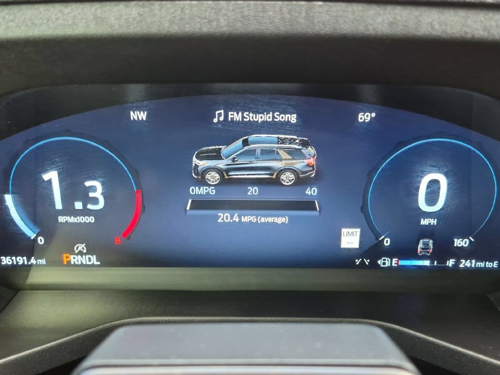 Certified 2025 Ford Explorer ST-Line w/ Premium Package AWD/4WD image 13