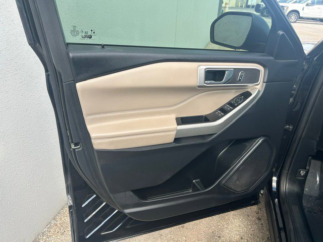 Certified 2021 Ford Explorer XLT w/ Equipment Group 202A RWD image 8