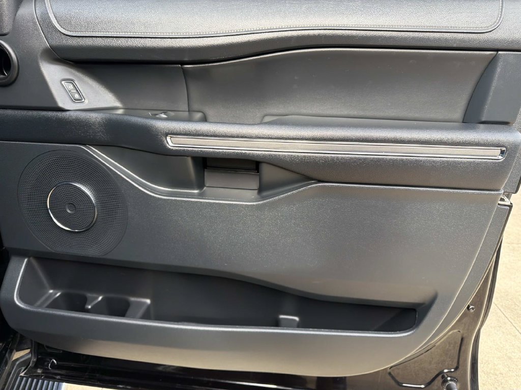 Certified 2022 Ford Expedition XLT RWD image 18