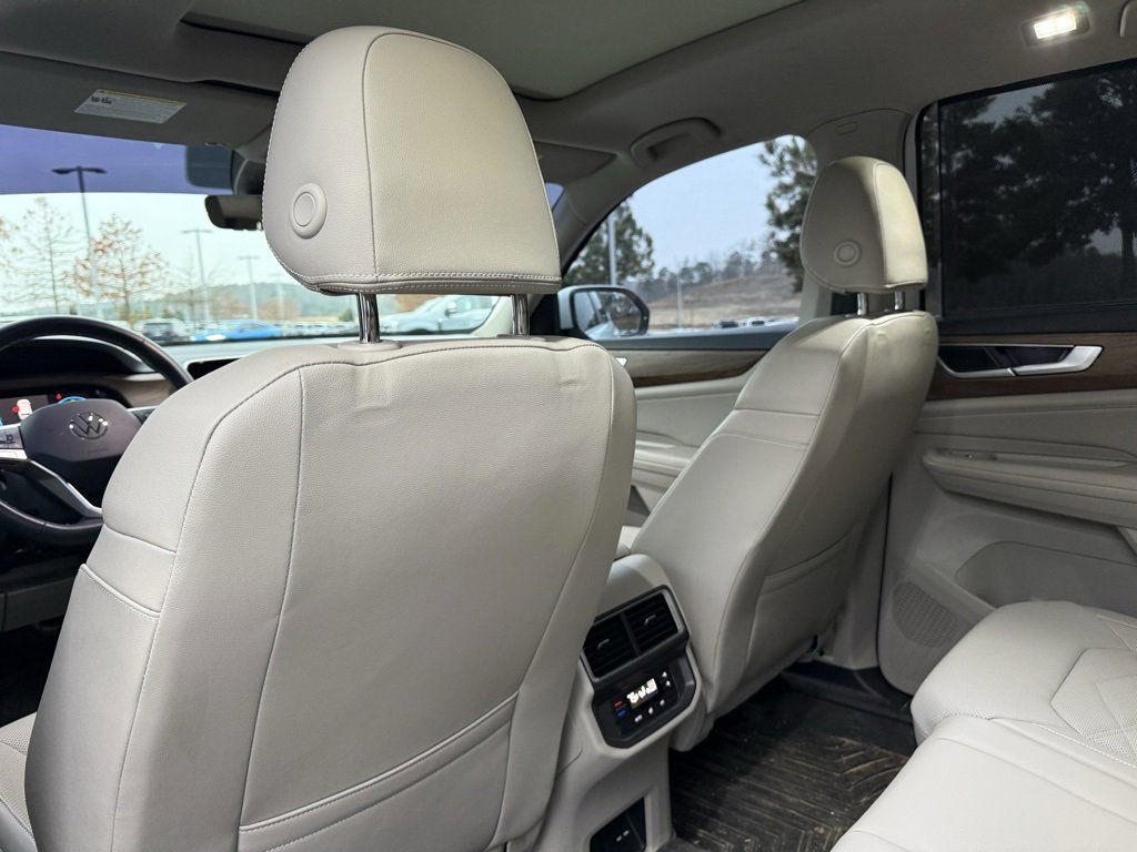 Used 2024 Volkswagen Atlas SE image 25