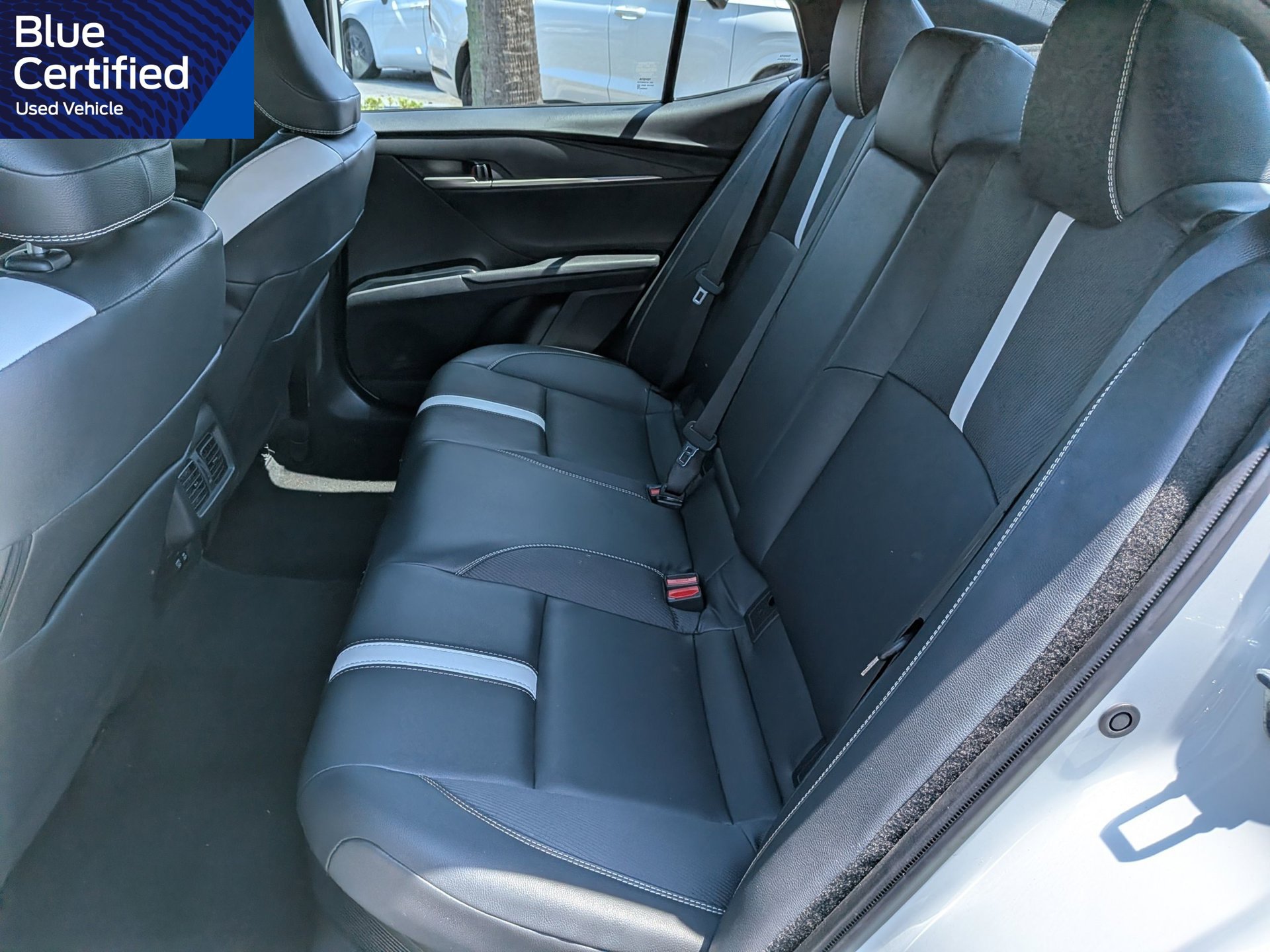 Used 2025 Toyota Camry SE FWD image 15