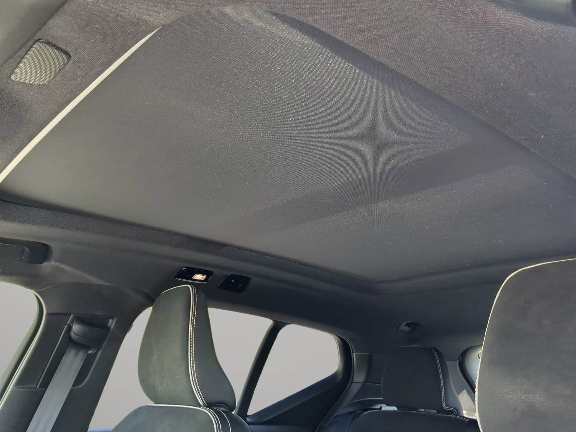 Used 2023 Volvo XC40 Recharge Plus image 50