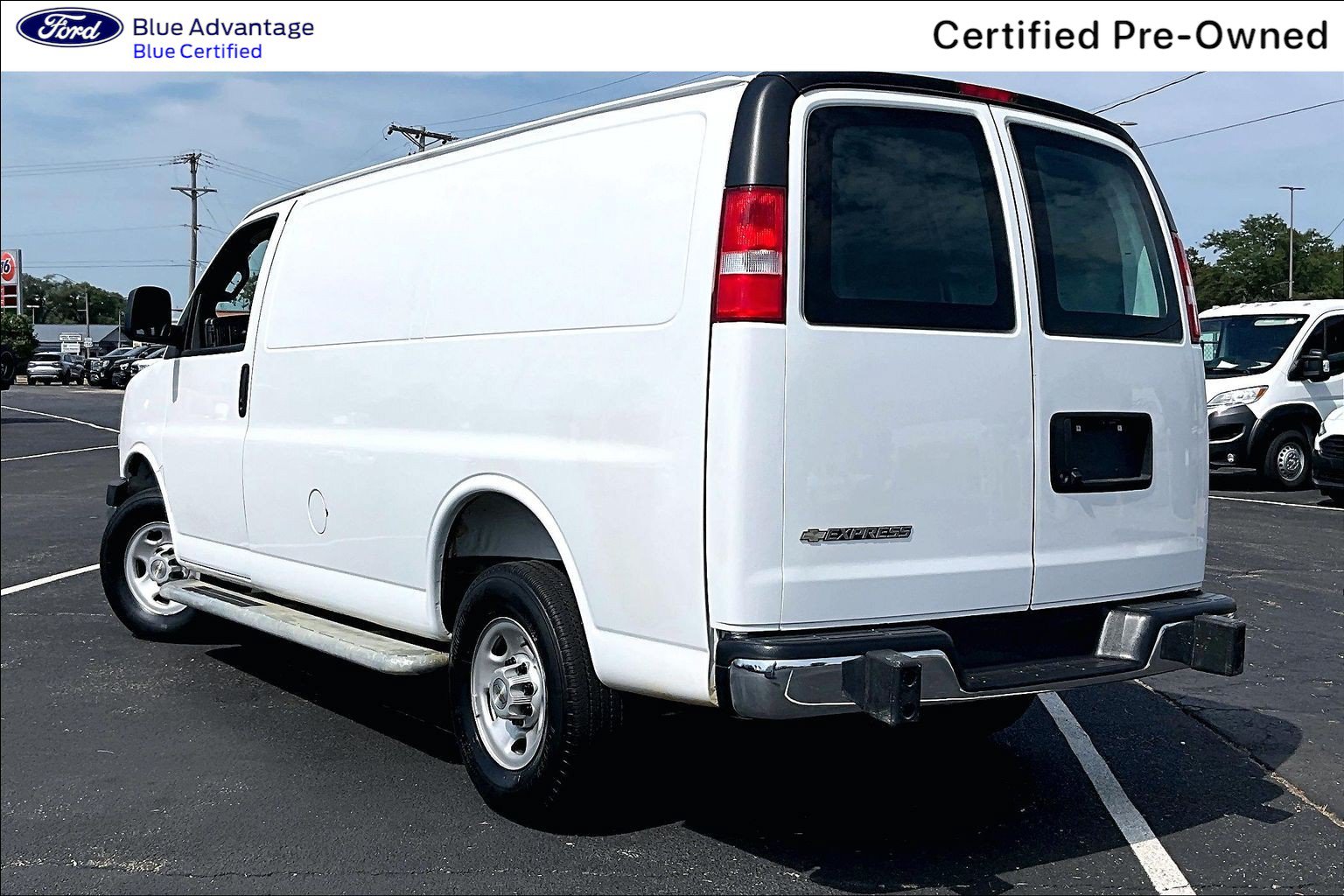 Used 2025 Chevrolet Express 2500 w/ Driver Convenience Package RWD image 6
