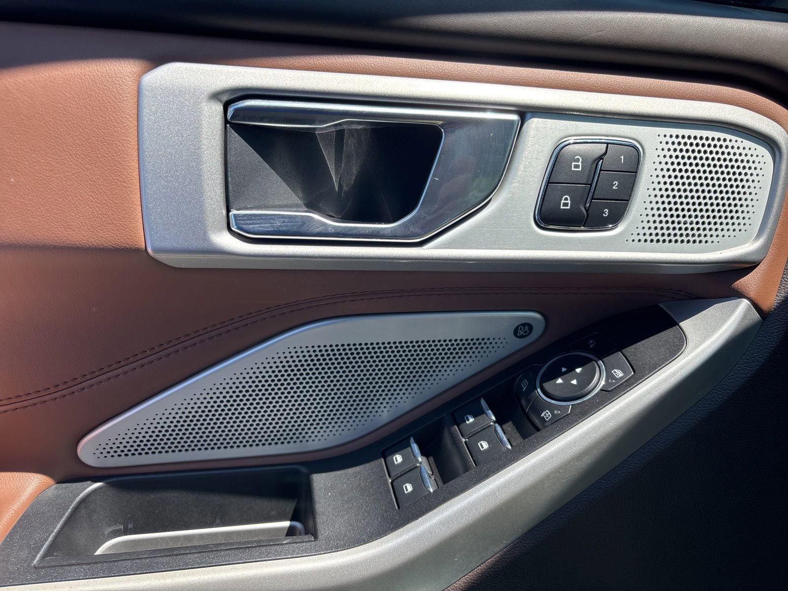 Certified 2022 Ford Explorer King Ranch w/ Premium Technology Package image 28