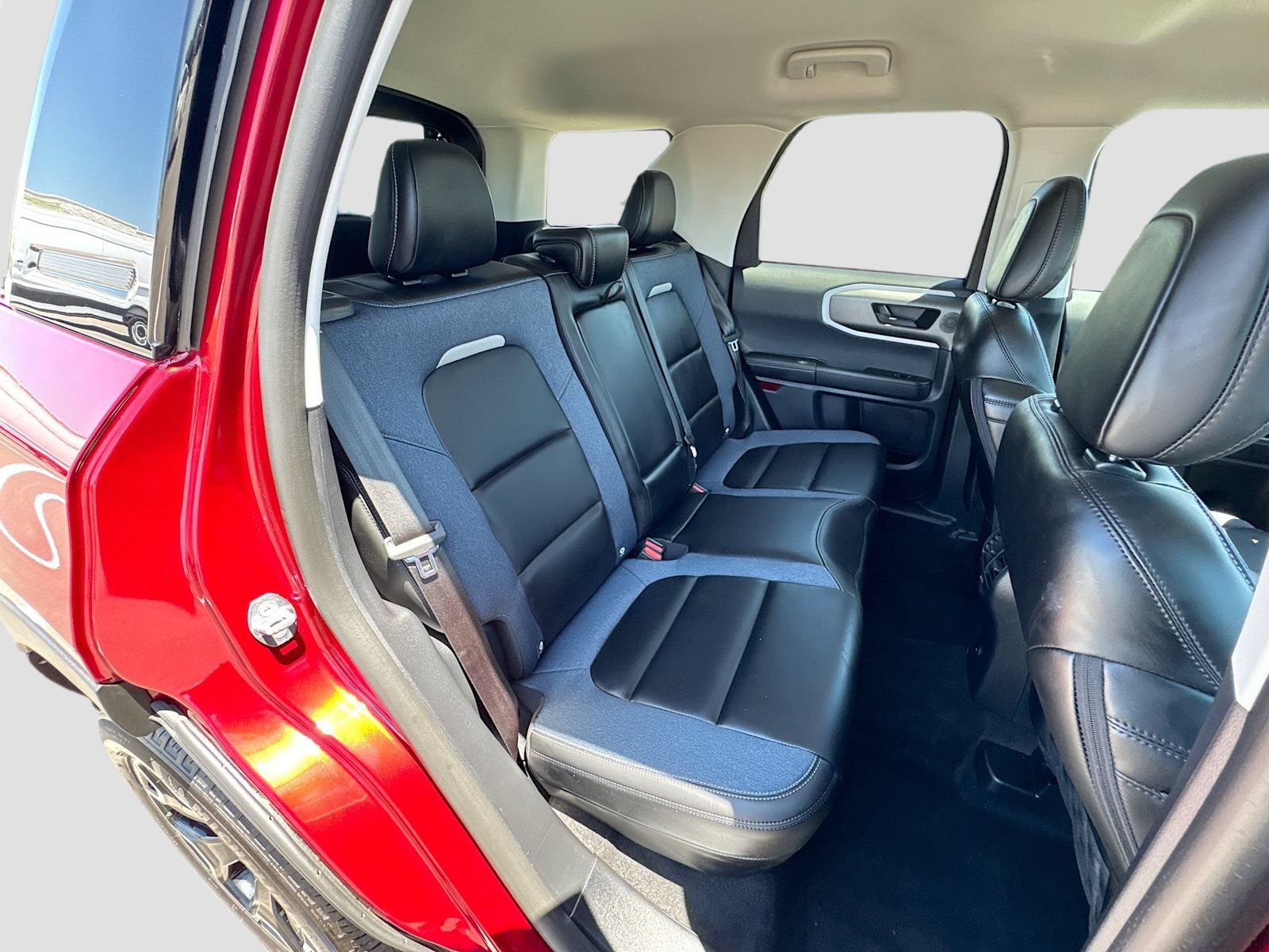 Certified 2025 Ford Bronco Sport Outer Banks w/ Outer Banks Tech Package+ AWD/4WD image 28
