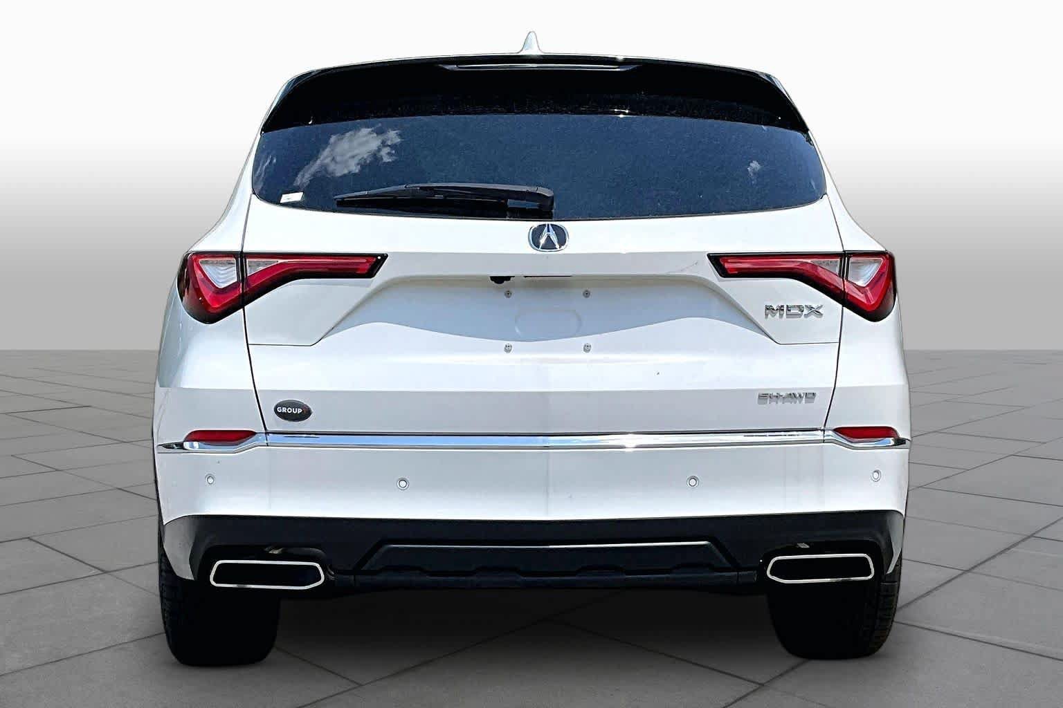 Used 2023 Acura MDX SH-AWD w/ Technology Package image 9