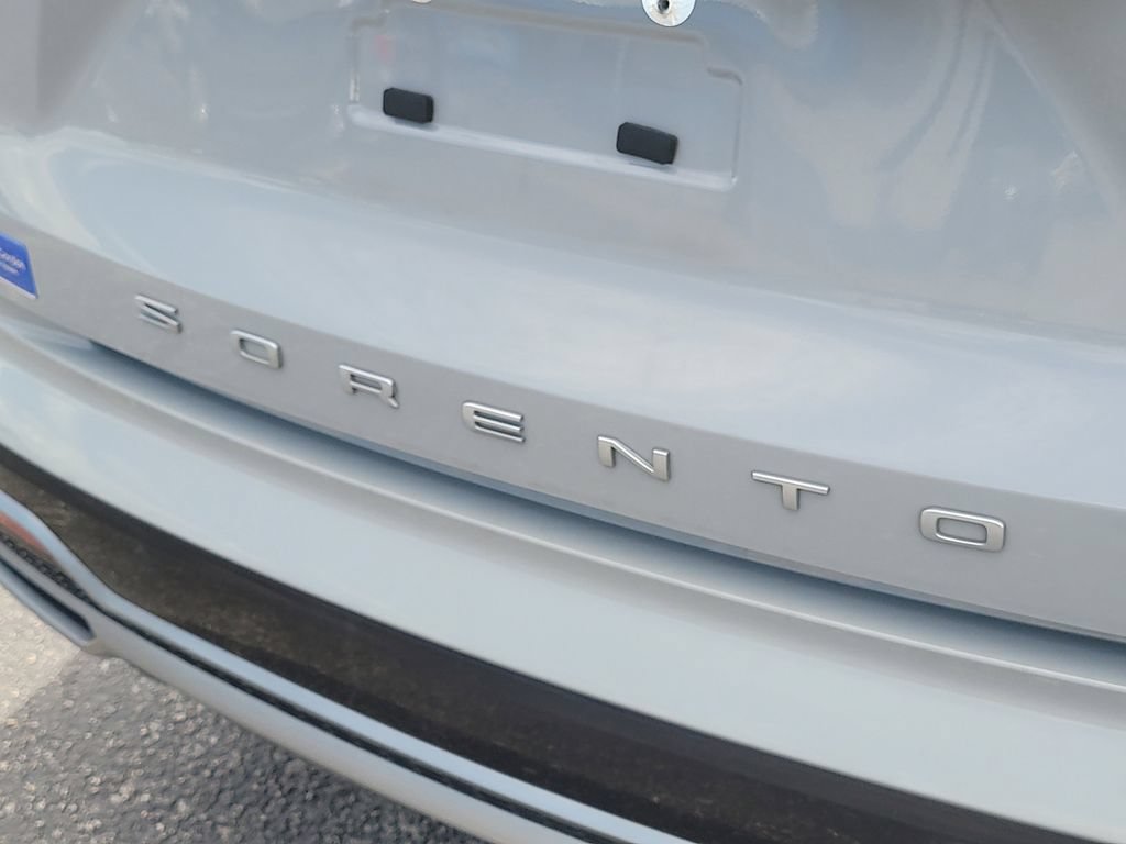 Used 2022 Kia Sorento EX w/ Panoramic Sunroof Package FWD image 6