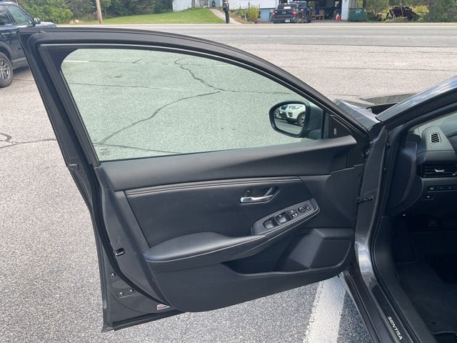 Used 2021 Nissan Sentra SV FWD image 11