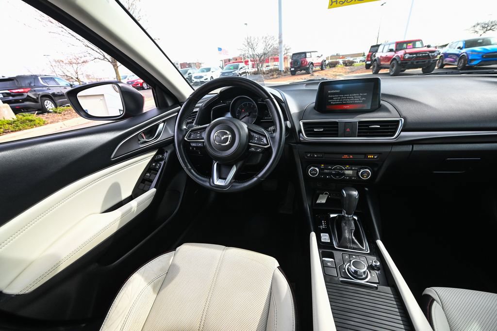 Used 2018 MAZDA MAZDA3 Grand Touring w/ Premium Equipment Package FWD image 30