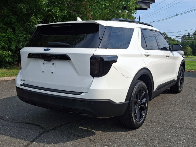 Certified 2023 Ford Explorer XLT w/ Equipment Group 202A AWD/4WD image 10