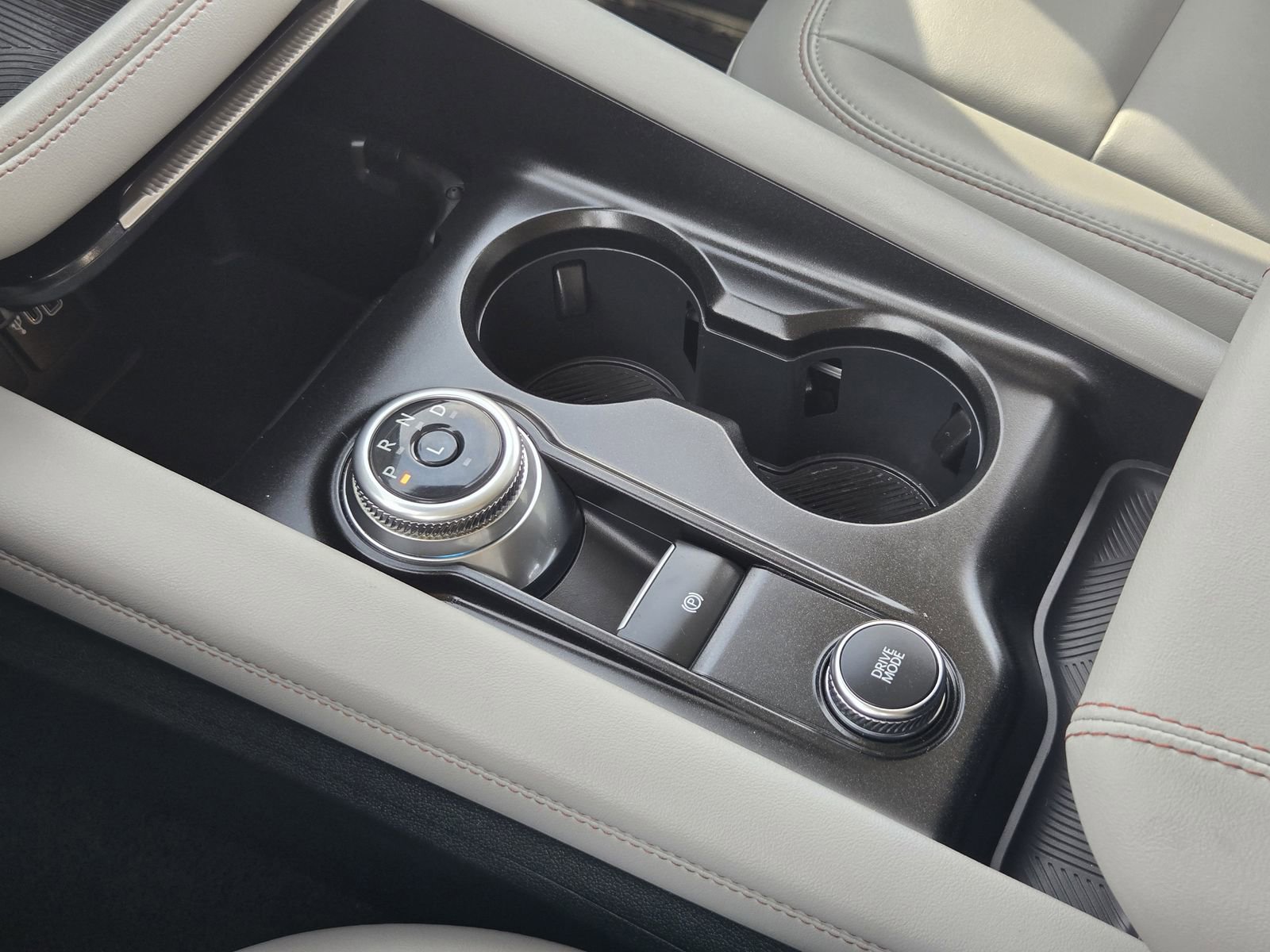 Certified 2025 Ford Explorer Active w/ Active Comfort Package image 21