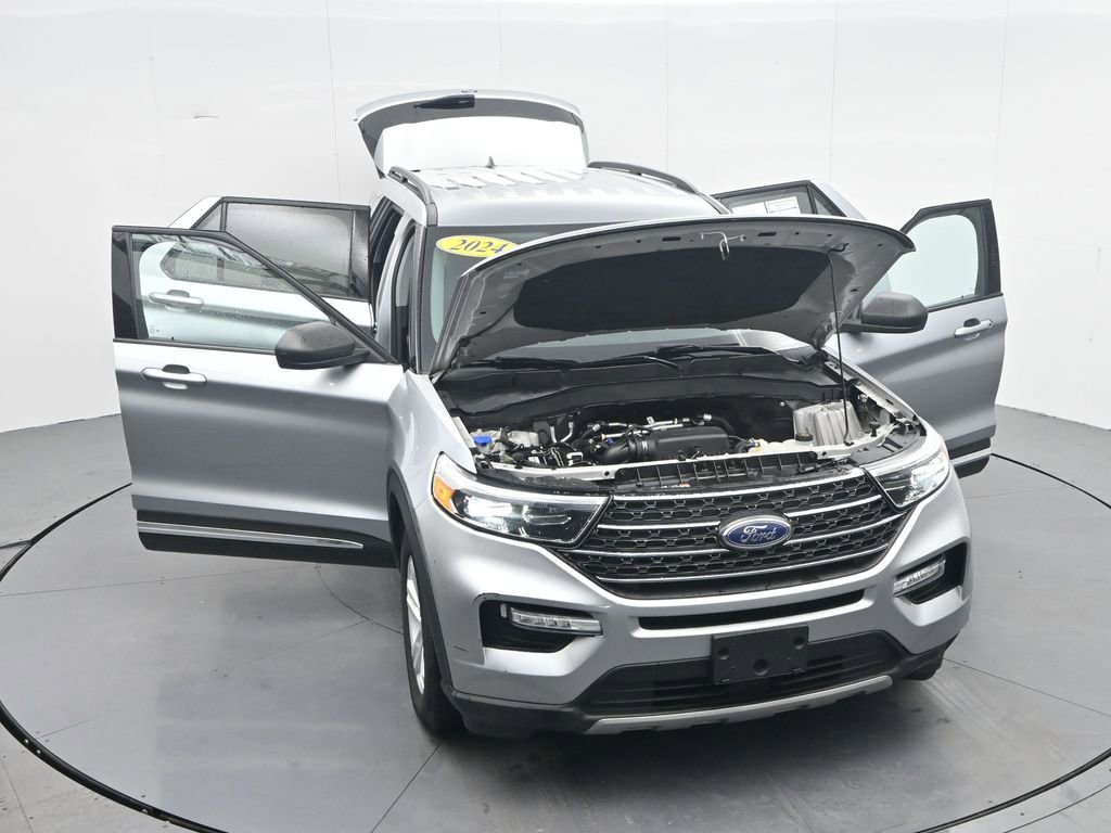 Certified 2024 Ford Explorer XLT w/ Equipment Group 202A image 32