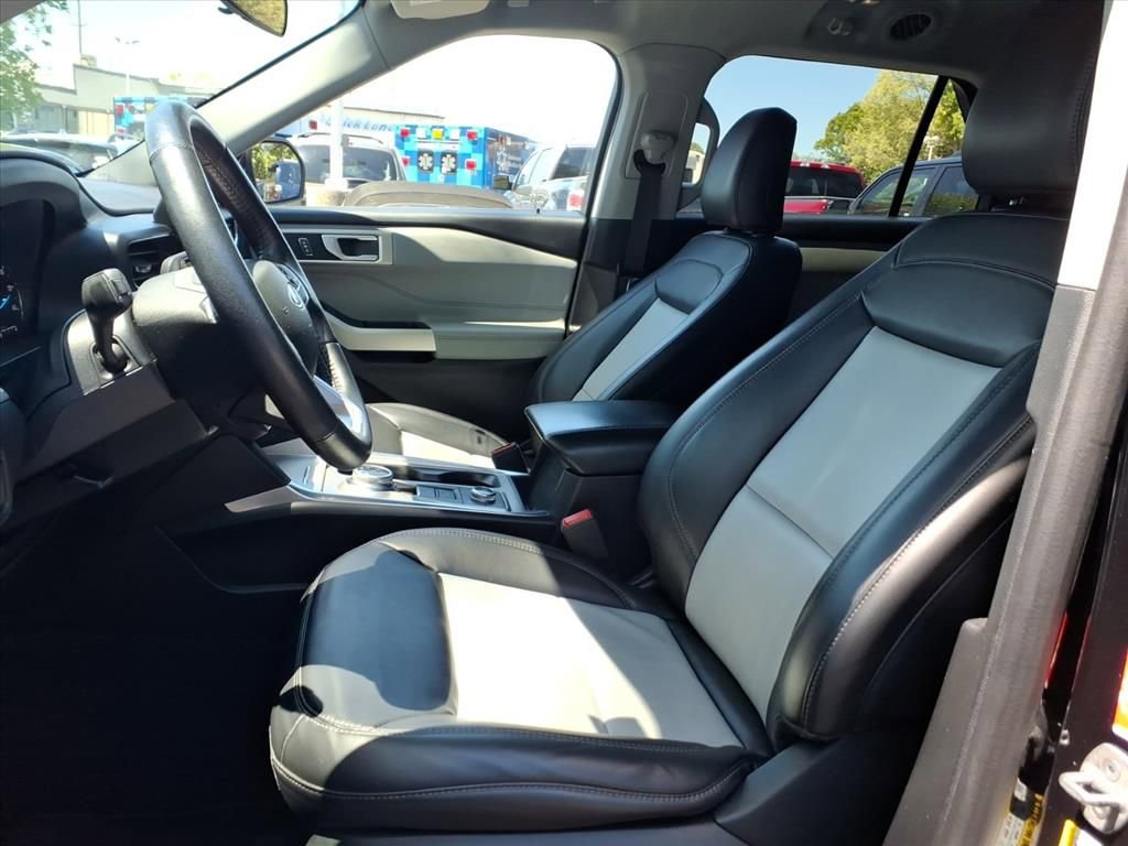 Certified 2023 Ford Explorer XLT w/ Equipment Group 202A AWD/4WD image 18