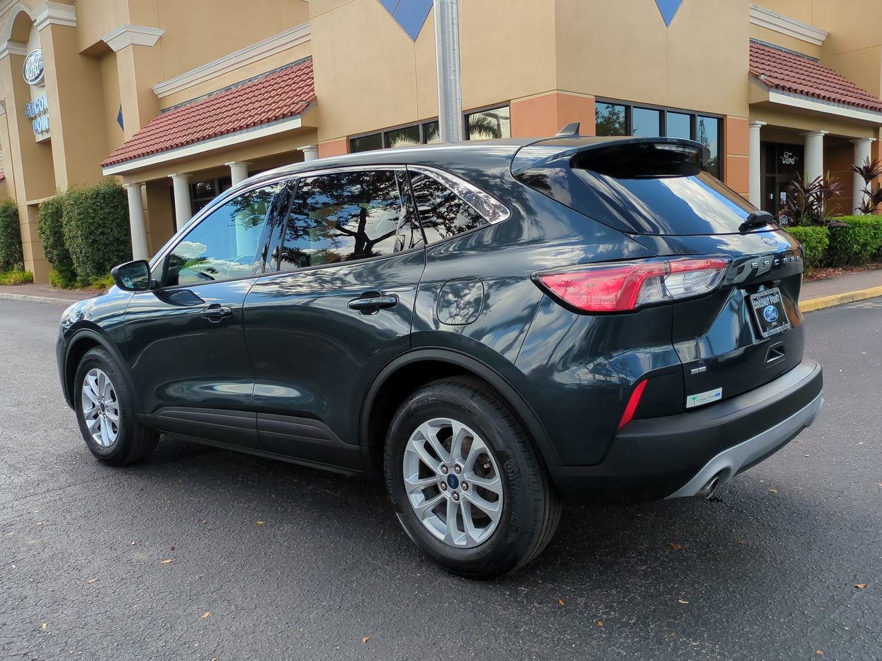 Certified 2022 Ford Escape SE image 3