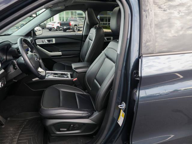 Certified 2022 Ford Explorer XLT w/ Equipment Group 202A AWD/4WD image 2
