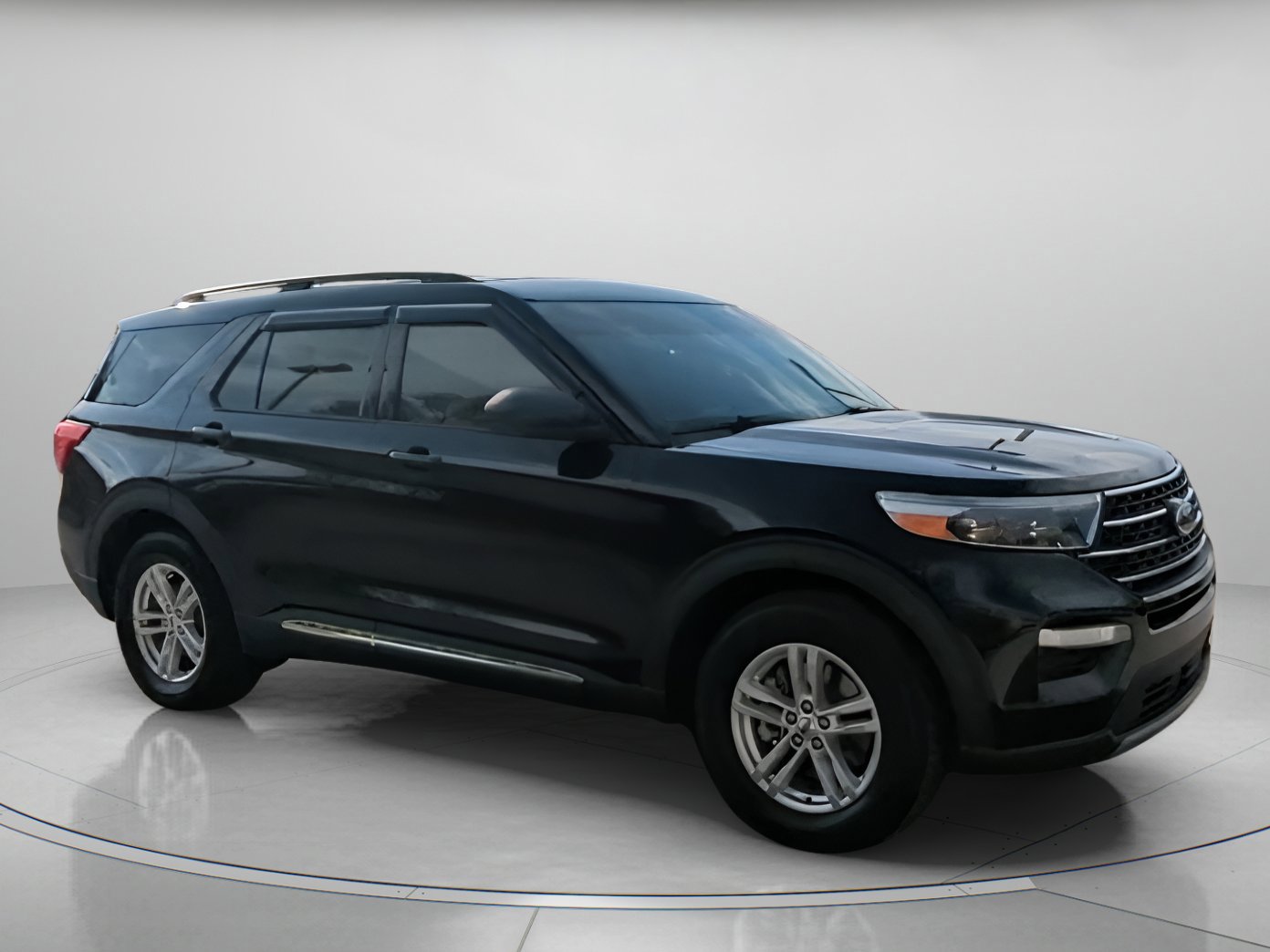 Certified 2022 Ford Explorer XLT w/ Equipment Group 202A image 31