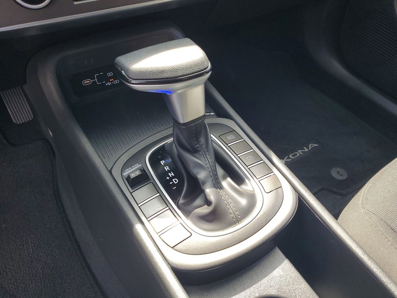 Used 2025 Hyundai Kona SE FWD image 25