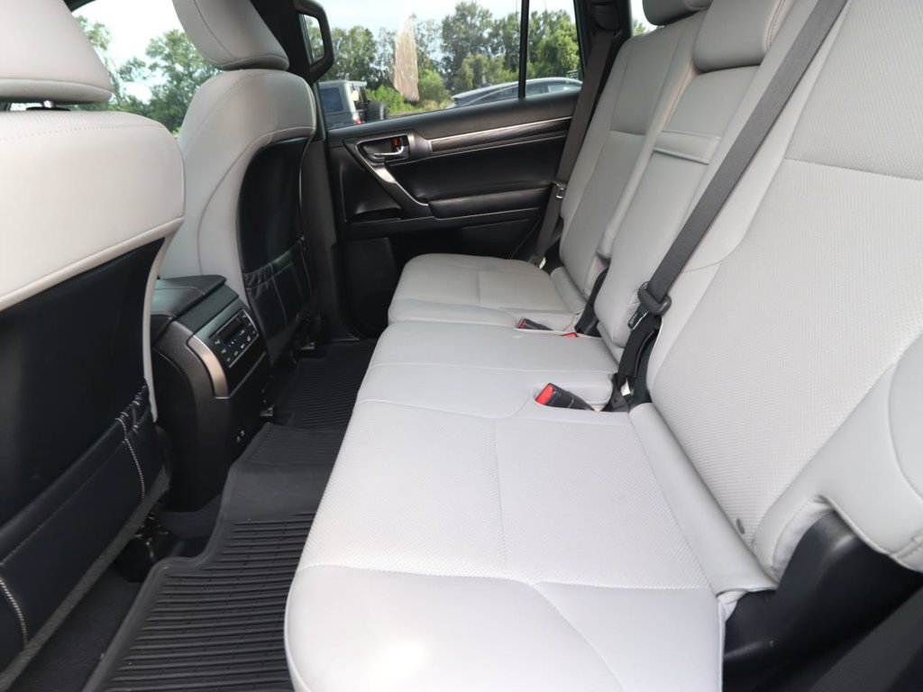 Used 2023 Lexus GX 460 w/ Black Line Special Edition AWD/4WD image 12