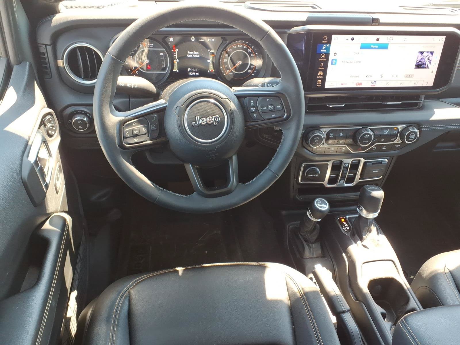 Used 2025 Jeep Gladiator Sport w/ Premium Package AWD/4WD image 5