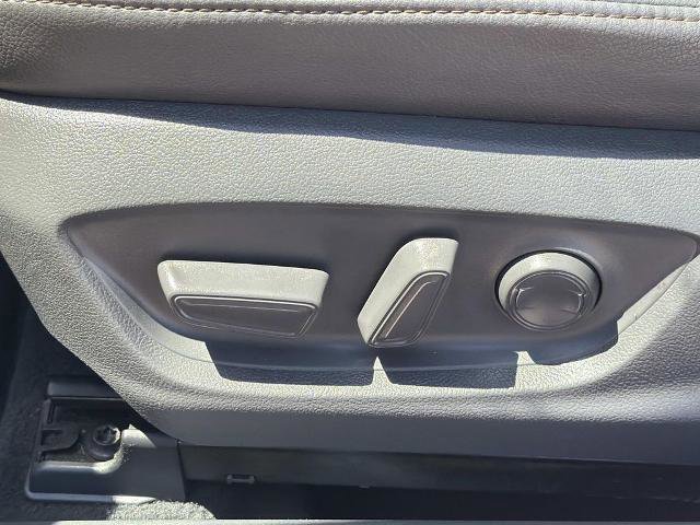 Used 2018 Toyota Camry XLE FWD image 18