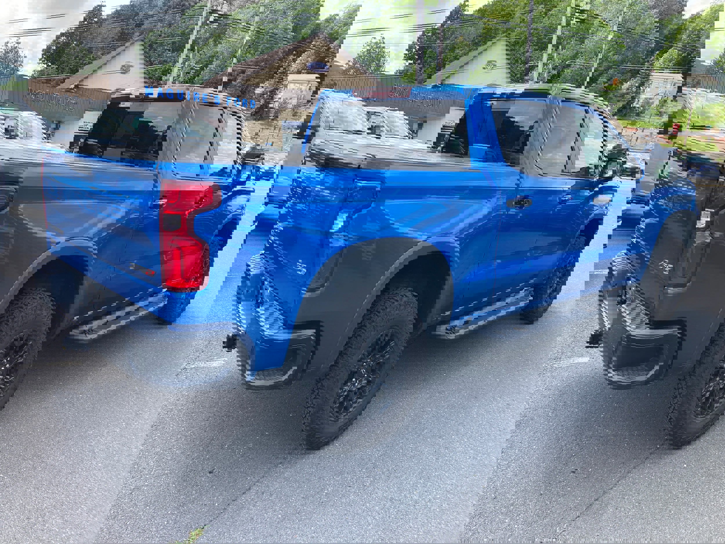 Used 2022 Chevrolet Silverado 1500 ZR2 w/ Technology Package image 5