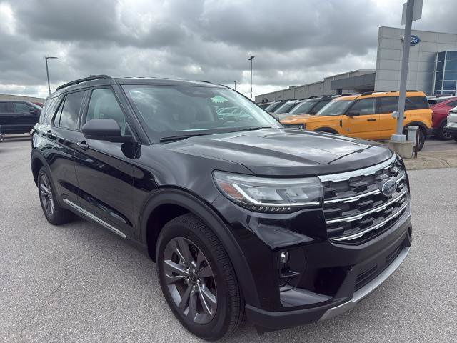 Certified 2025 Ford Explorer Active w/ Active Comfort Package AWD/4WD image 3