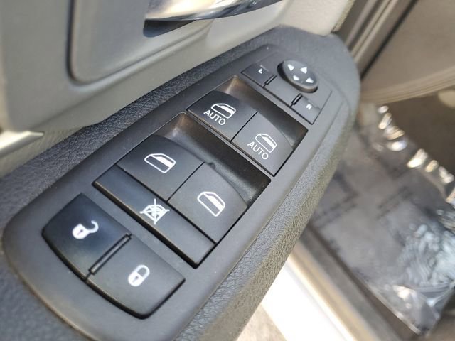 Used 2024 RAM 1500 Classic SLT image 18