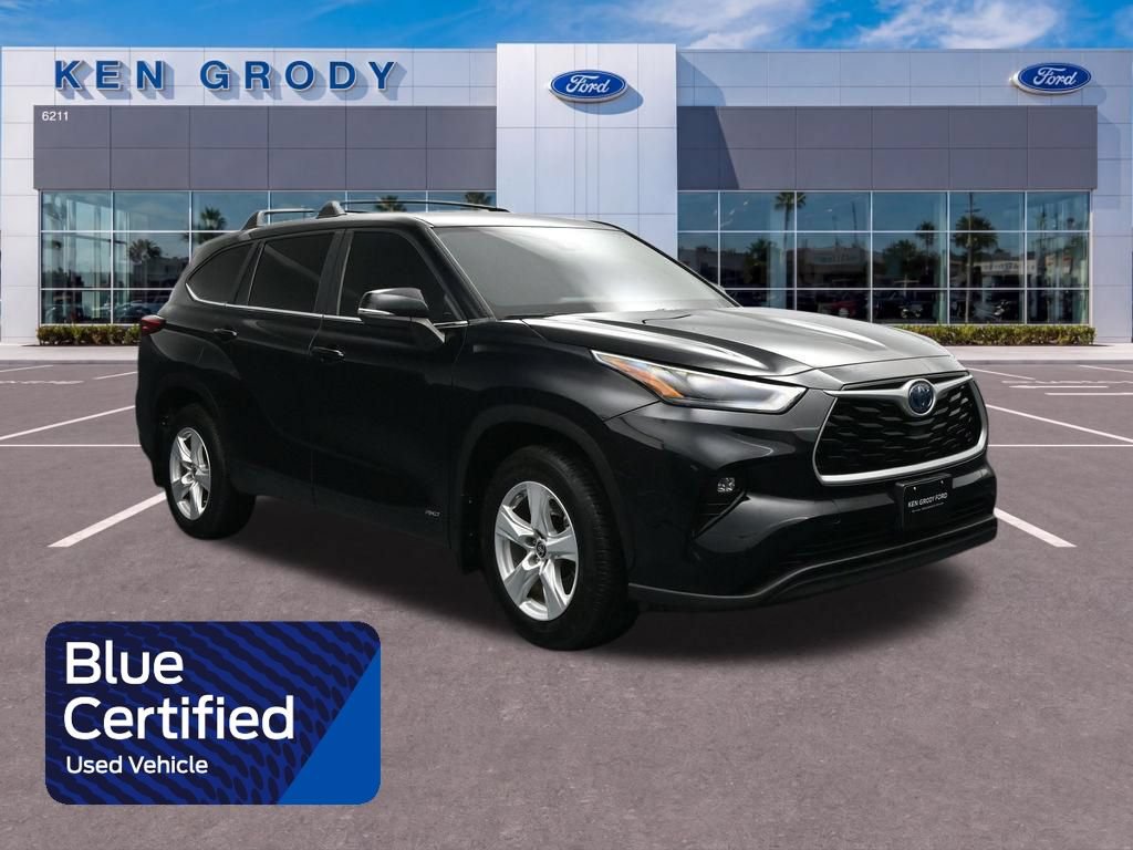 Used 2023 Toyota Highlander LE