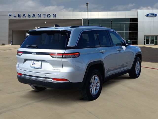 Used 2024 Jeep Grand Cherokee Laredo RWD image 5