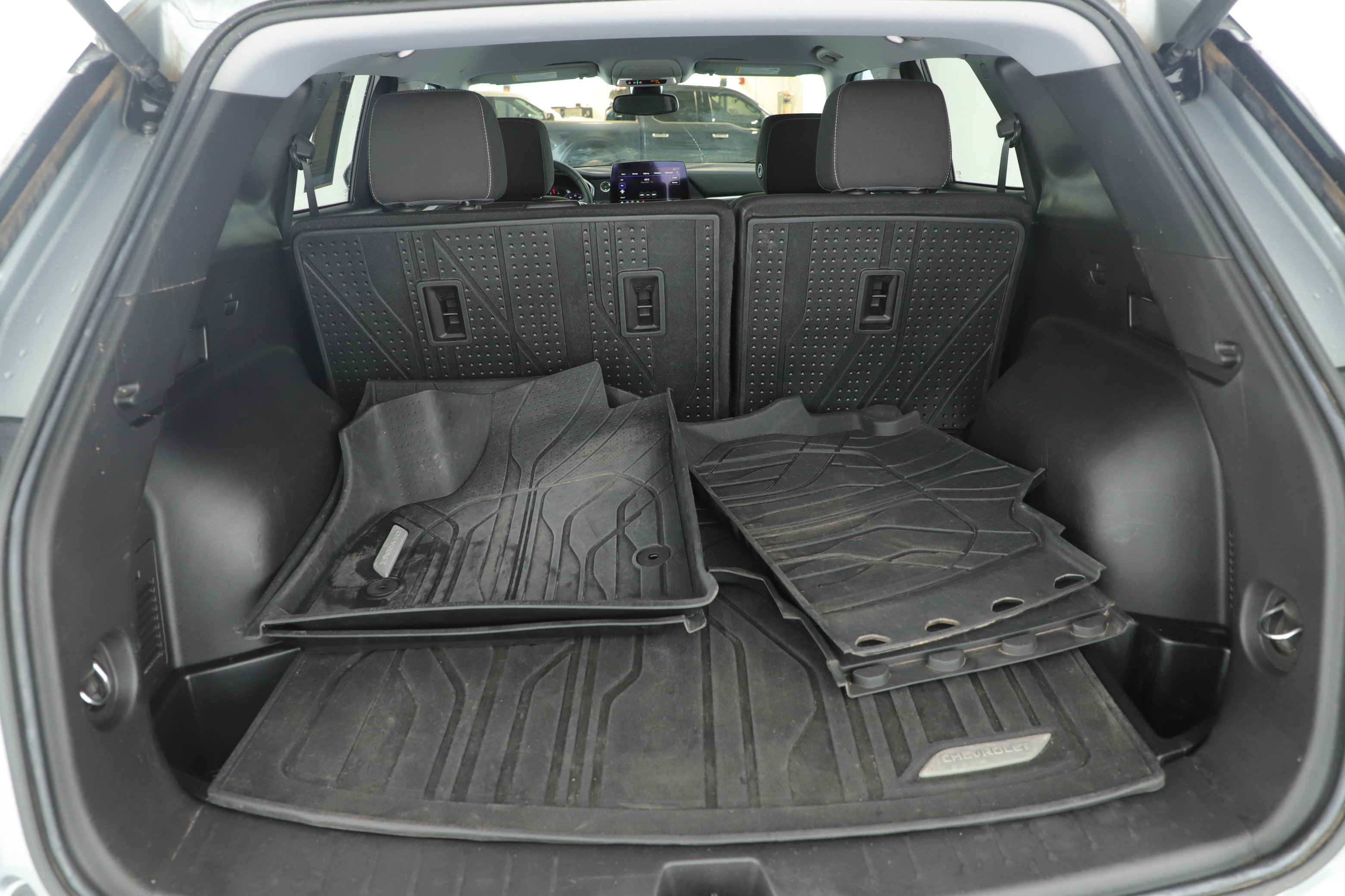 Used 2023 Chevrolet Blazer LT w/ Convenience Package FWD image 4