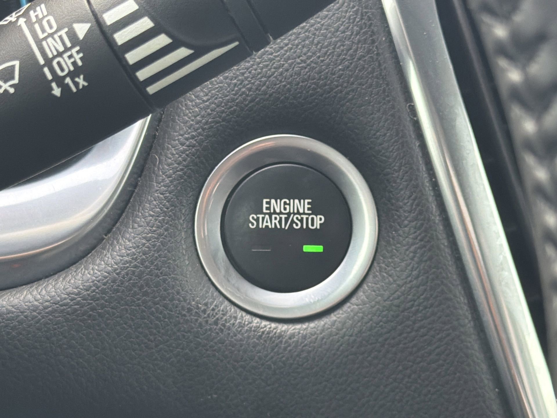 Used 2019 Chevrolet Traverse LT w/ LT Premium Package FWD image 8