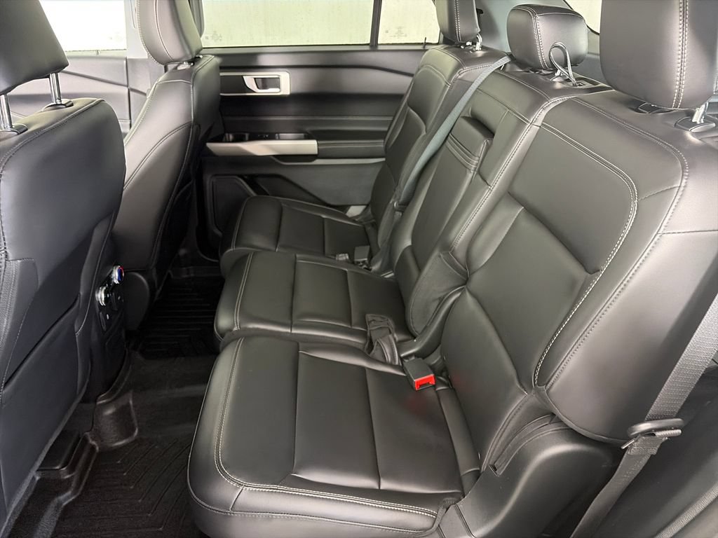 Certified 2023 Ford Explorer XLT w/ Equipment Group 202A AWD/4WD image 13