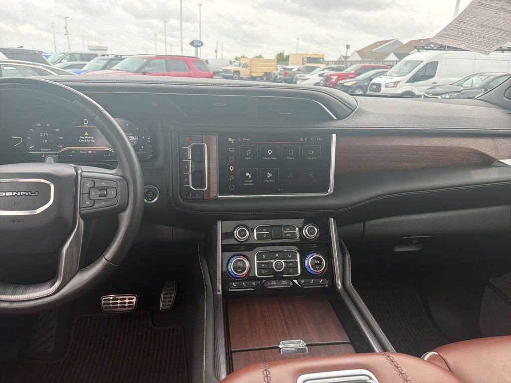 Used 2024 GMC Yukon Denali Ultimate AWD/4WD image 16