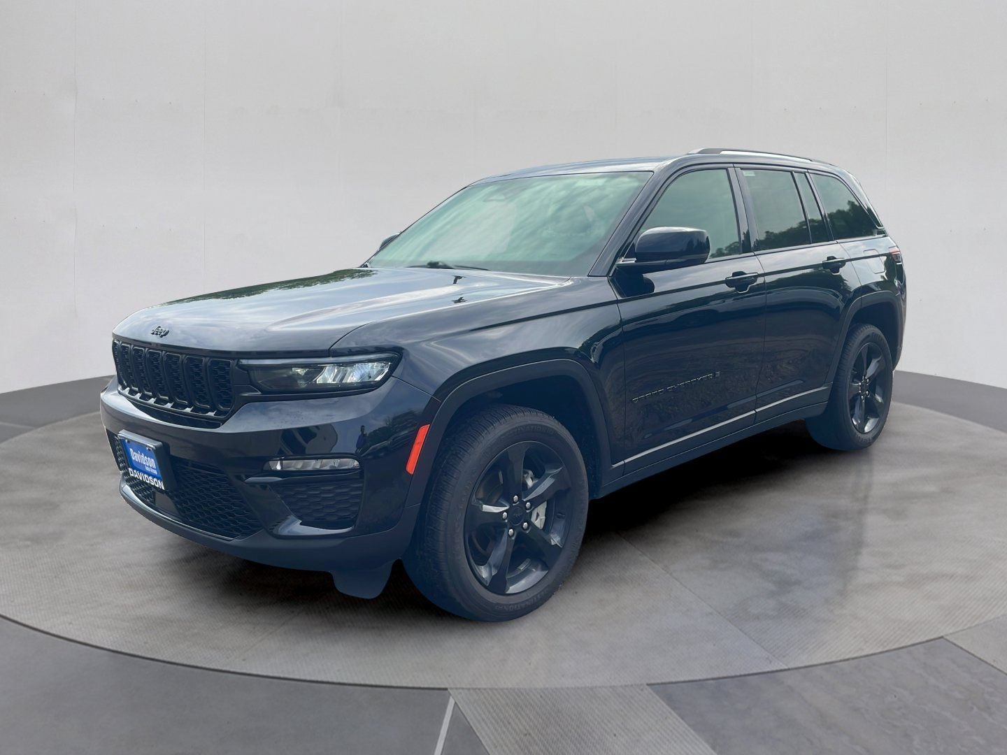 Used 2023 Jeep Grand Cherokee Limited w/ Black Appearance Package AWD/4WD image 1