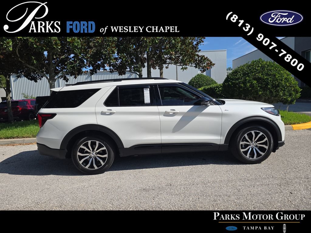 Certified 2025 Ford Explorer ST-Line w/ Premium Package RWD image 4