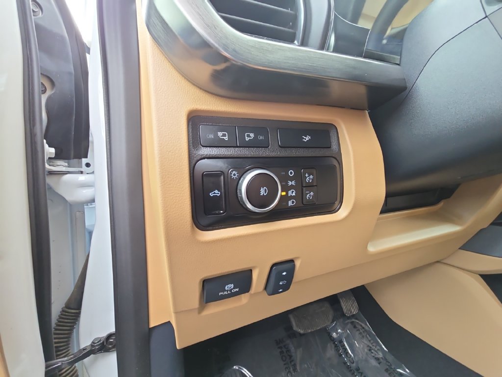 Certified 2024 Ford F250 Lariat w/ Lariat Ultimate Package AWD/4WD image 23