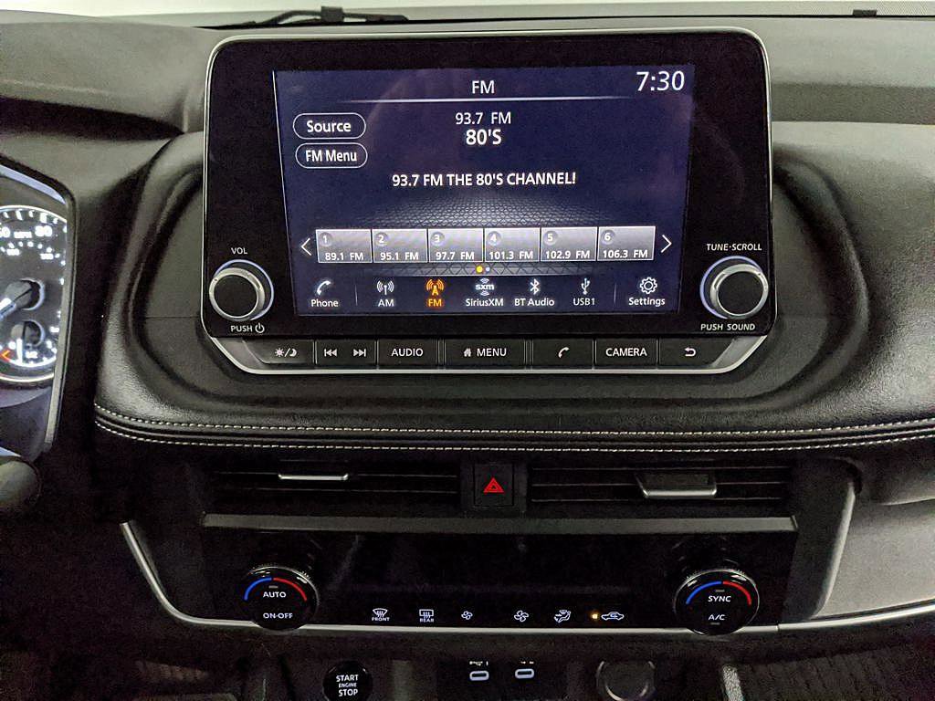 Used 2025 Nissan Rogue SV image 9