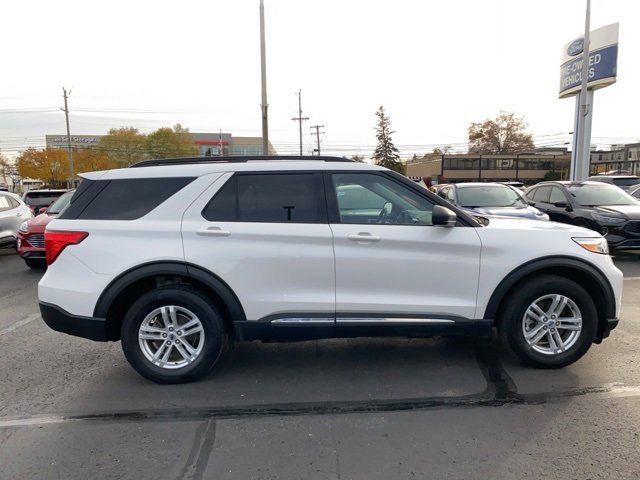 Certified 2022 Ford Explorer XLT w/ Equipment Group 202A image 2
