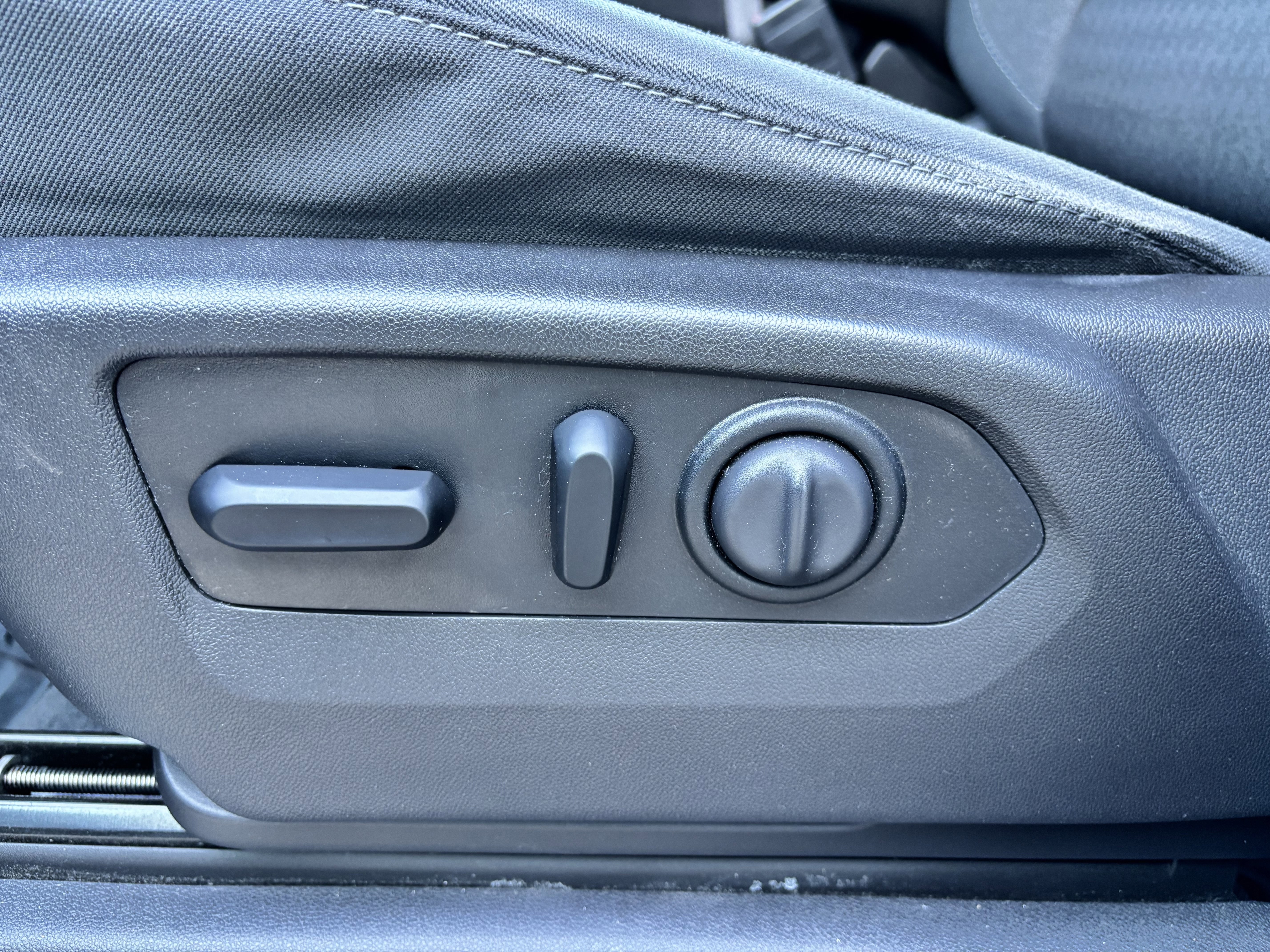 Used 2019 Chevrolet Silverado 1500 LT w/ All-Star Edition image 21