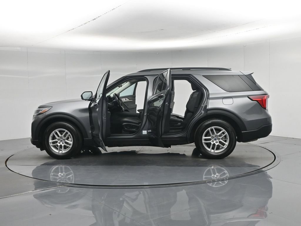 Certified 2025 Ford Explorer Active w/ Active Comfort Package RWD image 39