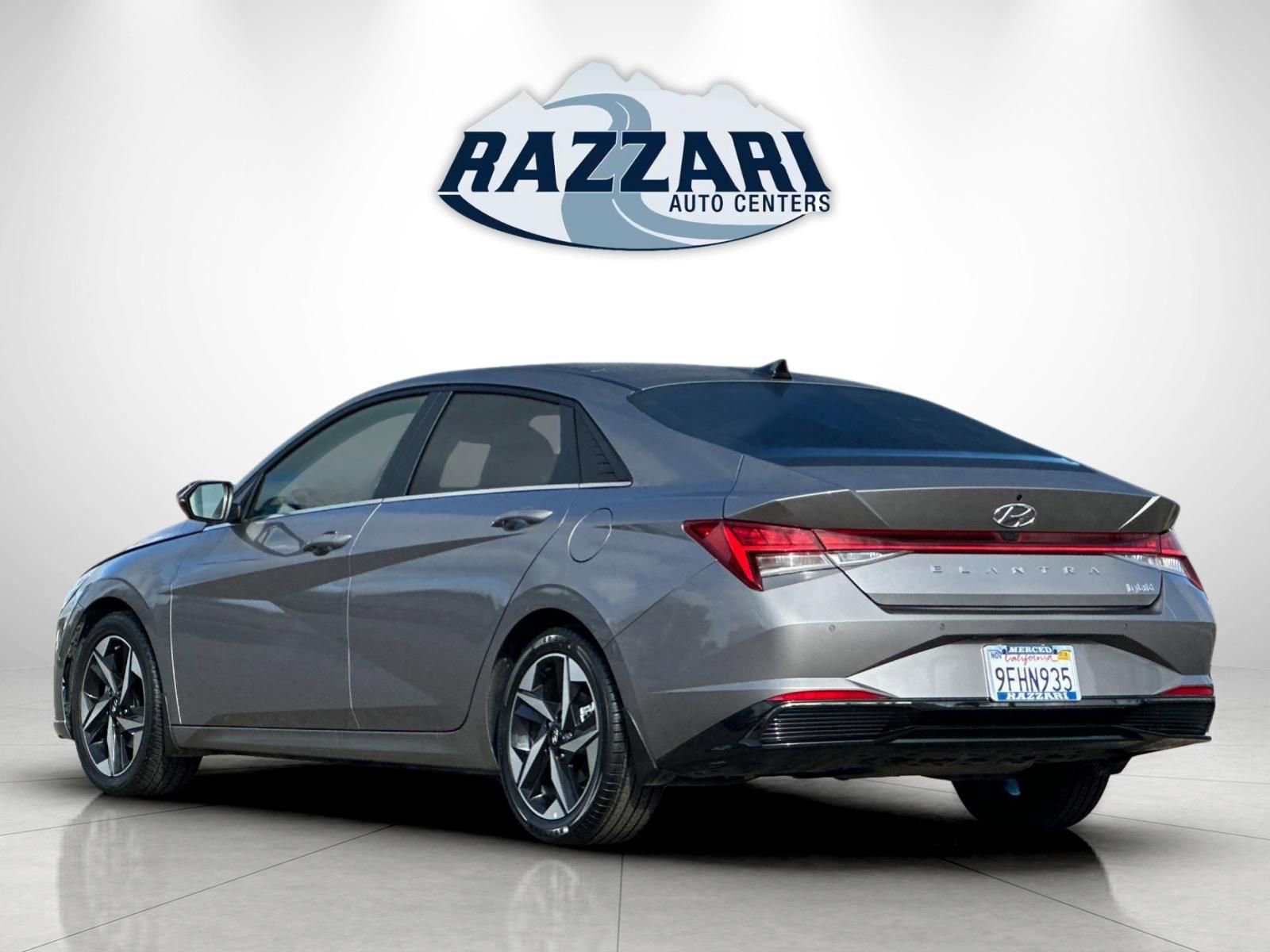 Used 2023 Hyundai Elantra Limited FWD image 5