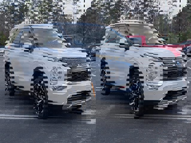 Used 2024 Mitsubishi Outlander SE image 7