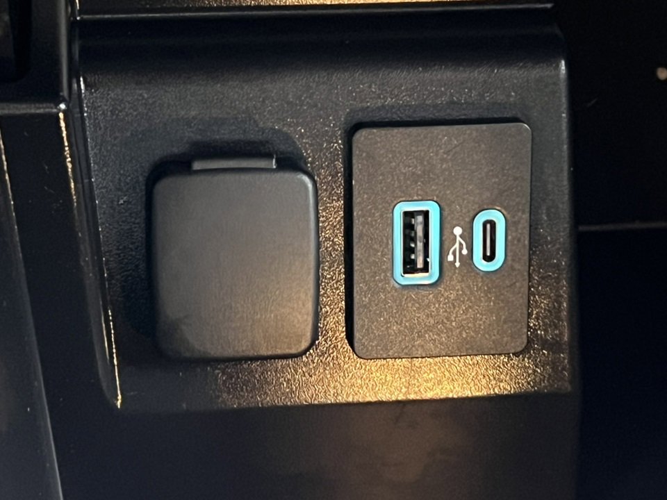 Certified 2023 Ford Explorer XLT w/ Equipment Group 202A image 28